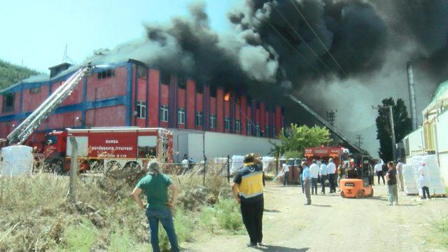 Bursa'da tekstil fabrikasında yangın (2)