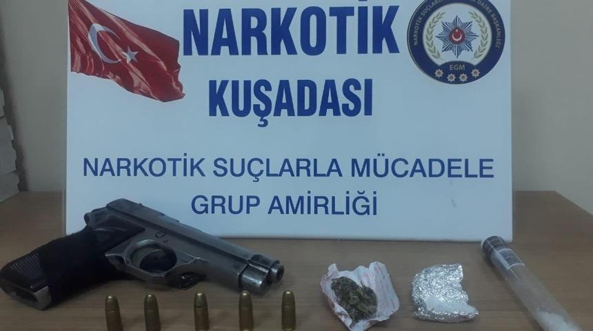 Kuşadası&rsquo;nda uyuşturucu operasyonu; 2 g&ouml;zaltı