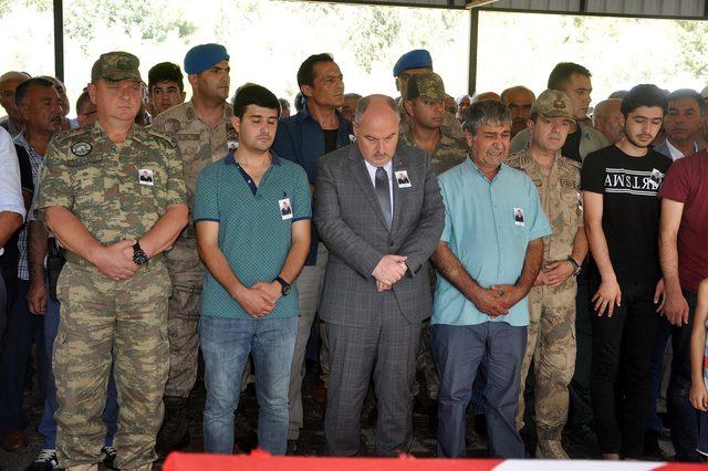 Kalp krizinden yaşamını yitiren asteğmen, son yolculuğuna uğurlandı