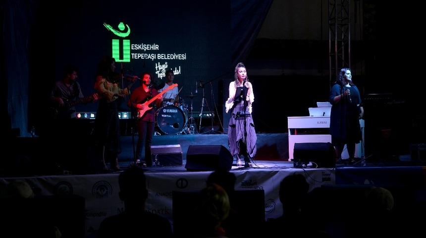 Sempozyumda konserler s&uuml;r&uuml;yor