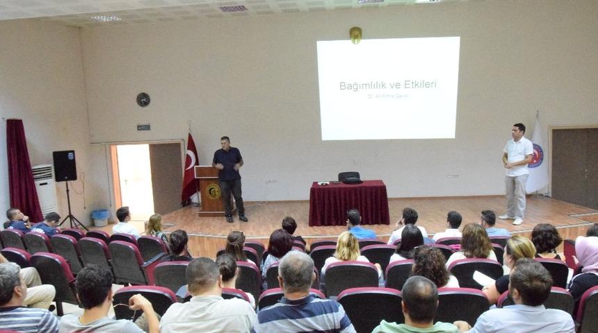 Lapseki MYO’da ’Bağımlılık ve Etkileri Semineri’