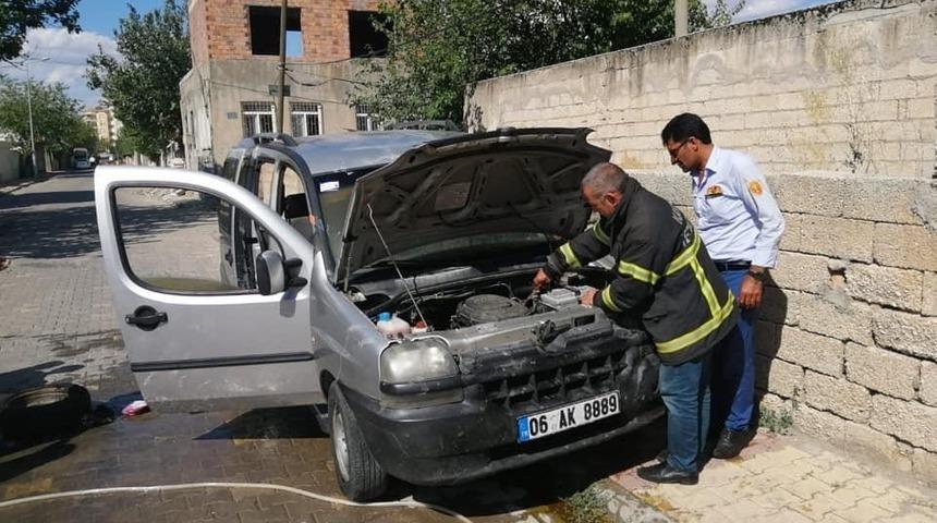 Park halindeki hafif ticari ara&ccedil; yandı
