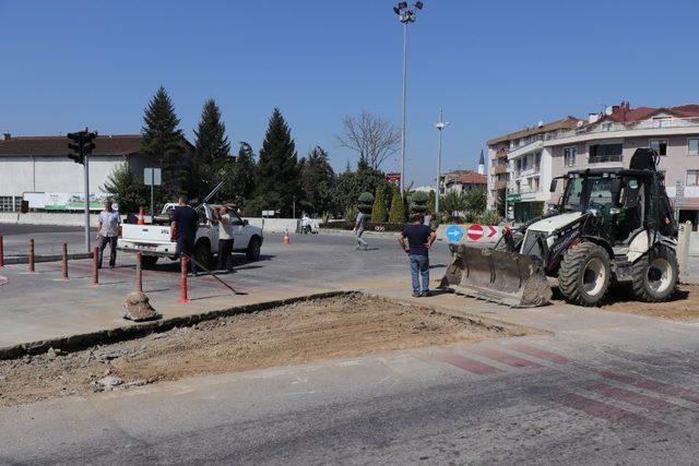 Düzce’de kavşak tek yönlü kapatıldı