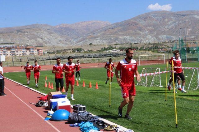 Erzincanspor - Karaköprü Belediyespor maçı hazırlıklarını sürdürdü