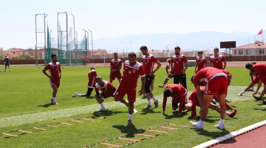 Erzincanspor - Karaköprü Belediyespor maçı hazırlıklarını sürdürdü