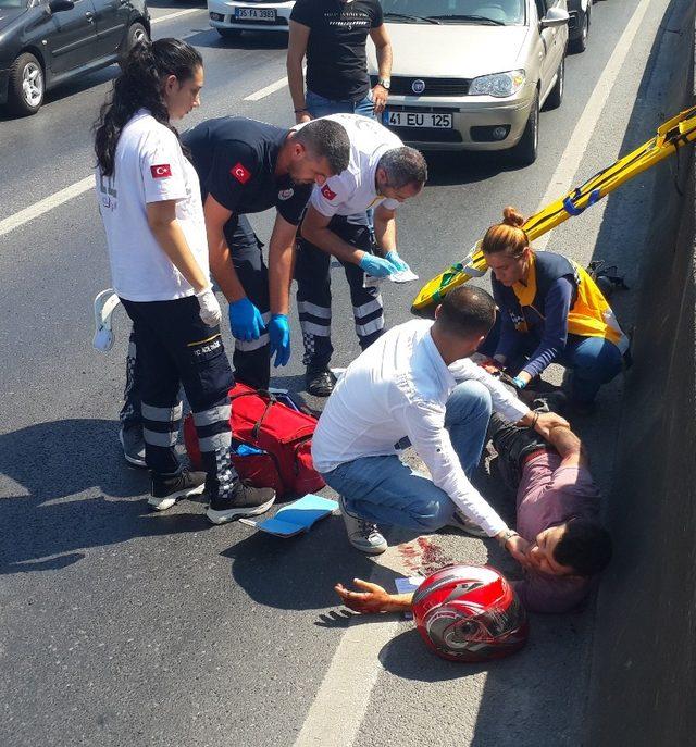 Beton mikseri ile çarpışan motosiklet sürücüsü yaralandı