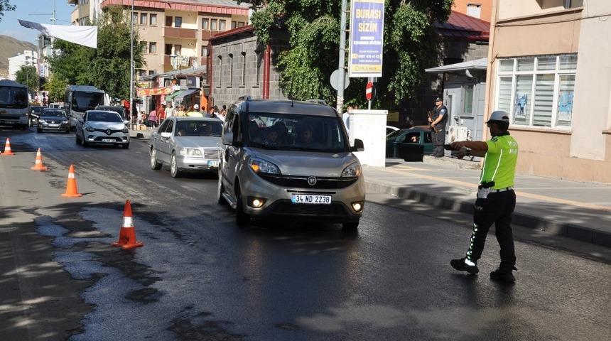 Kars&rsquo;ta radarla hız denetimi