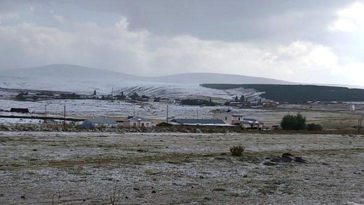 Ardahan'da dolu her yeri beyaza bürüdü! G4