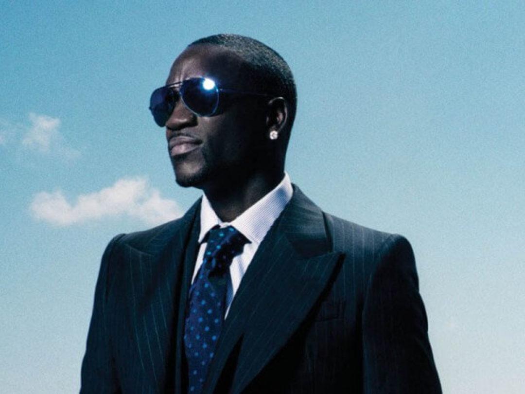 Akon i wanna. Akon 2000. Akon сейчас. Akon - (2008) Freedom. Akon feat. Colby o'Donis & Kardinal Offishall - beautiful.