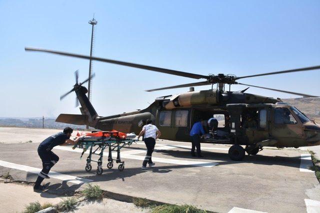 Kara Kuvvetleri 4 hastayı helikopterle nakletti