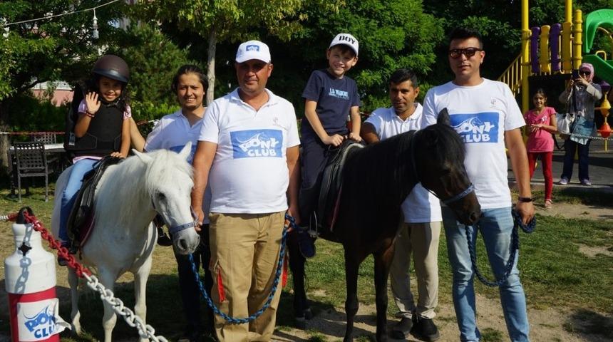 Nevşehirli &ccedil;ocuklar pony atlarla buluştu