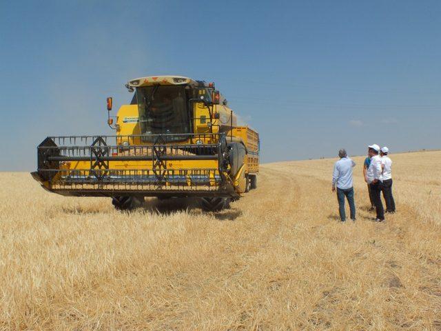 Malazgirtli çiftçiler, kooperatif ve banka borçlarının ertelenmesini istedi