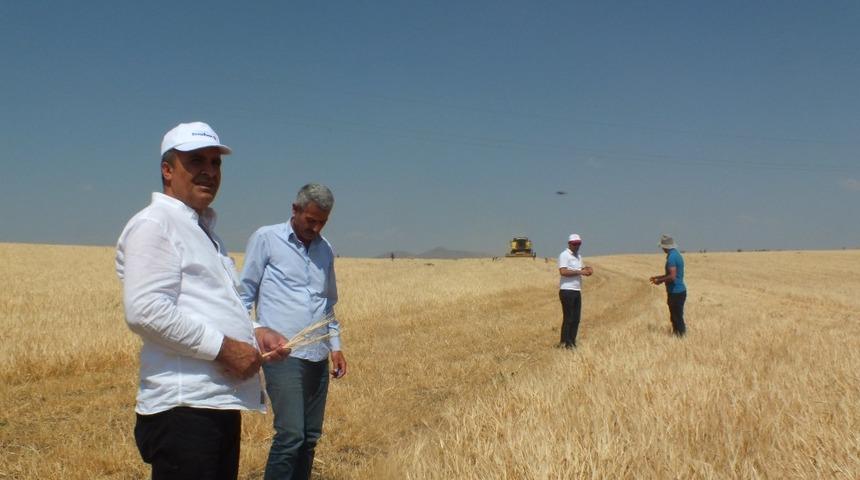 Malazgirtli çiftçiler, kooperatif ve banka borçlarının ertelenmesini istedi