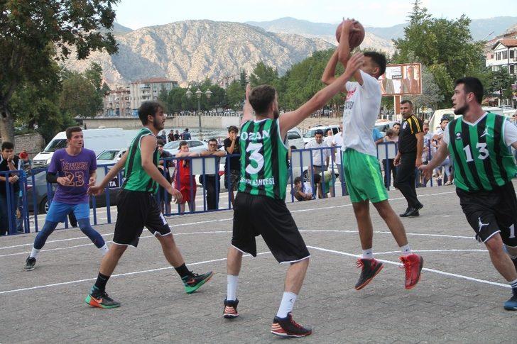 Şehzadeler Sokak Basketbol Turnuvası başladı G4