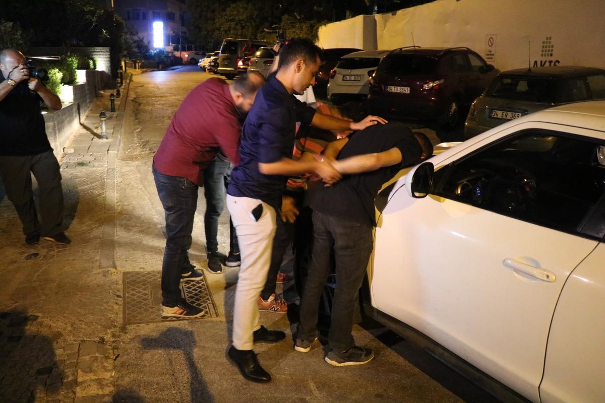 İSPARK otoparklarını işgal eden değnek&ccedil;ilere operasyon