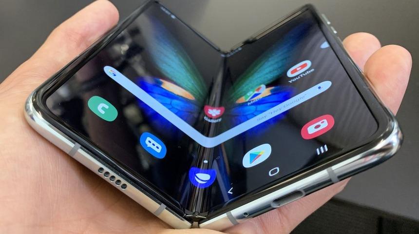 Galaxy Fold: Samsung'un ilk katlanabilir ekranlı akıllı telefonu piyasaya s&uuml;r&uuml;ld&uuml;