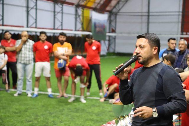 Sümer Mahallesi, mahalleler arası futbol turnuvasında şampiyon oldu