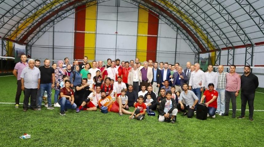 Sümer Mahallesi, mahalleler arası futbol turnuvasında şampiyon oldu