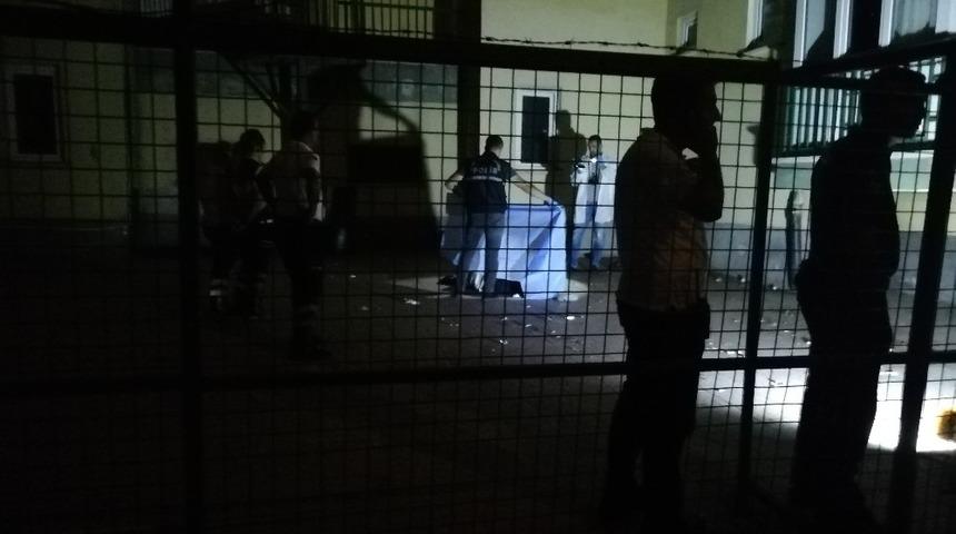 Bunalıma giren kadın 7. kattan atlayarak intihar etti.