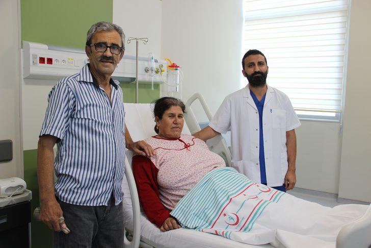 Manisa'da 4 yıldır karın ağrıları çeken kadının karnından 7 kiloluk kitle çıktı G1