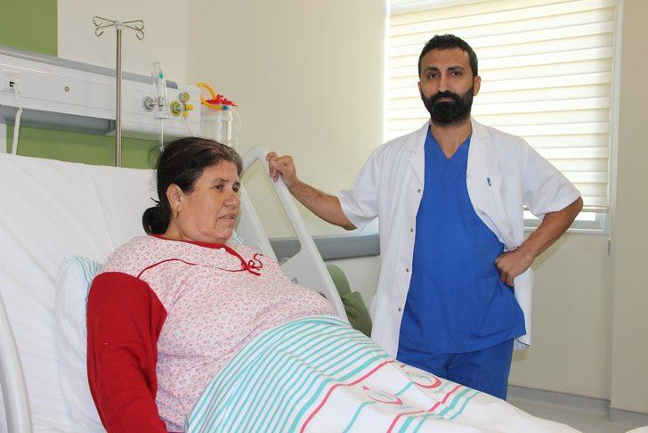 Manisa'da 4 yıldır karın ağrıları çeken kadının karnından 7 kiloluk kitle çıktı G2