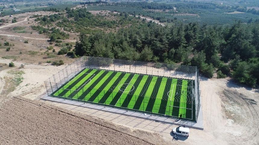 Mudanya Belediyesi&rsquo;nden 7 mahalleye halı saha
