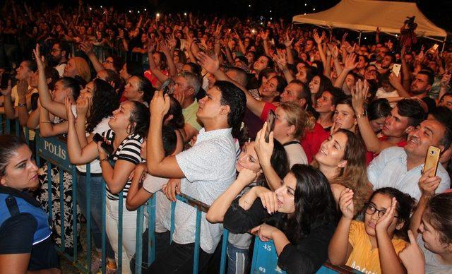 Alaşehir’de Koray Avcı rüzgarı