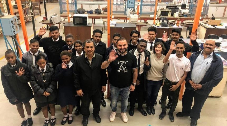 Zonguldak&rsquo;lı işadamı Afrika&rsquo;daki &ouml;ğrencilere umut oldu