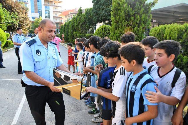 Miniklerden Mamak zabıtasına anlamlı ziyaret