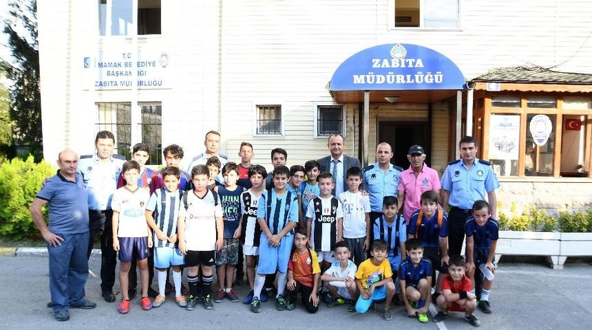 Miniklerden Mamak zabıtasına anlamlı ziyaret