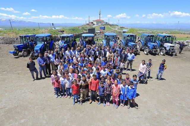 Karslı çocuklar, yeni eğitim öğretim yılı arifesinde kütüphanelerine kavuştu