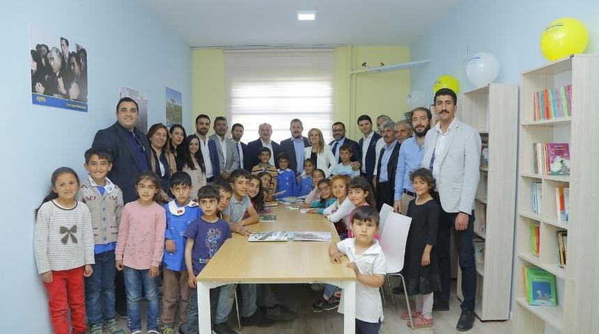 Karslı çocuklar, yeni eğitim öğretim yılı arifesinde kütüphanelerine kavuştu