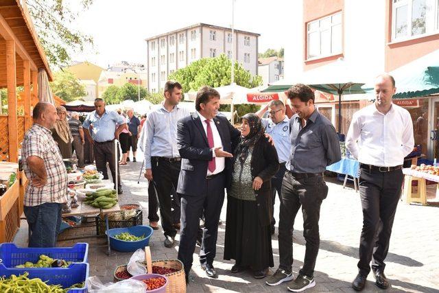 Türkeli’de Köylü Pazarı hizmete girdi