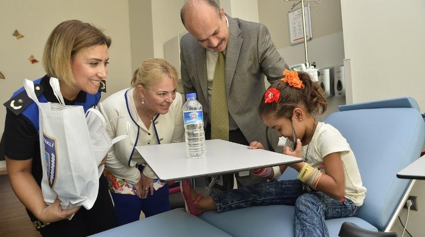 Emniyet M&uuml;d&uuml;r&uuml; Aktaş&rsquo;tan hastalara moral