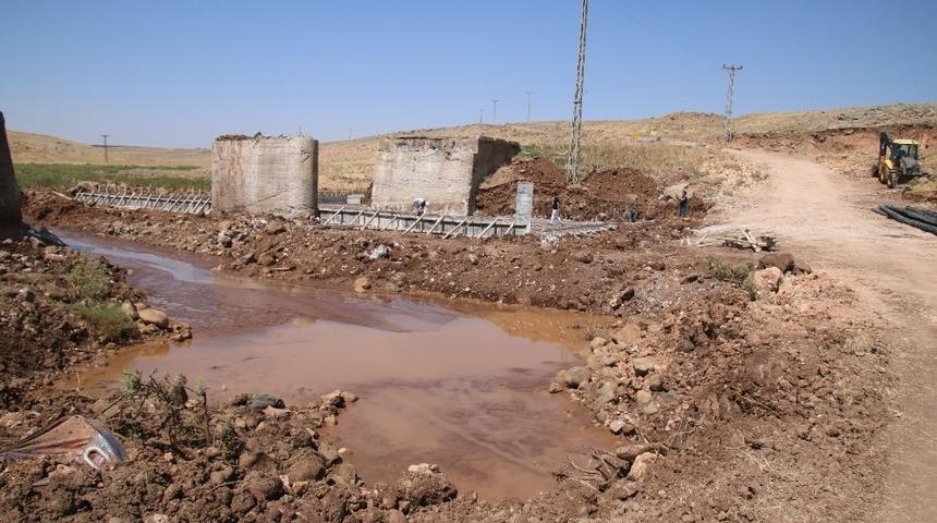 Viranşehir&rsquo;in &rsquo;&ouml;l&uuml;m k&ouml;pr&uuml;s&uuml;&rsquo; tarihe karışıyor