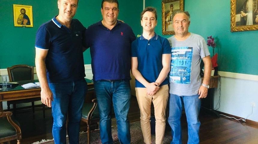 Başkan Yetişkin’den Karlovasi Belediye Başkanına “hayırlı olsun” ziyareti