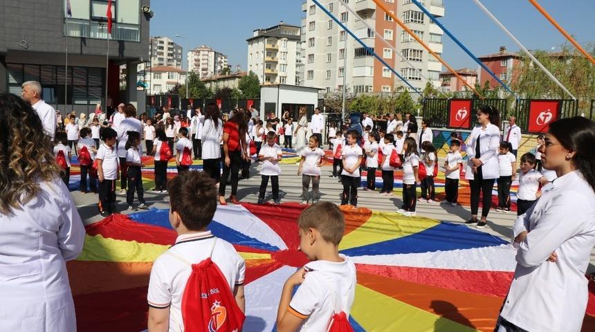 Tekden İlkokulu’nda öğrenciler ’Bed-i Besmele’ ile okullarına alıştı