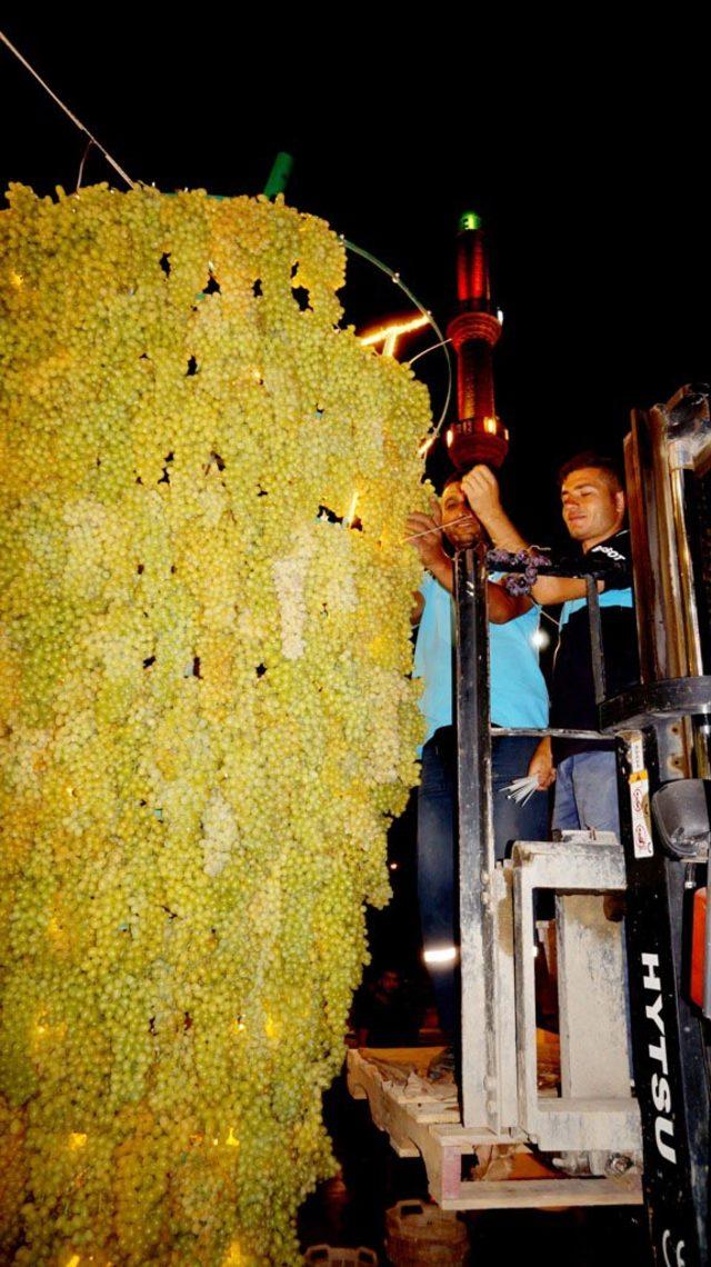 Sarıgöl de üzümden dev salkım 2