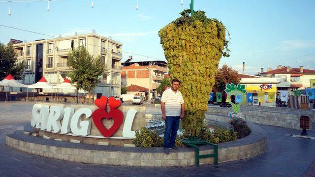 Sarıgöl'de üzümden dev salkım