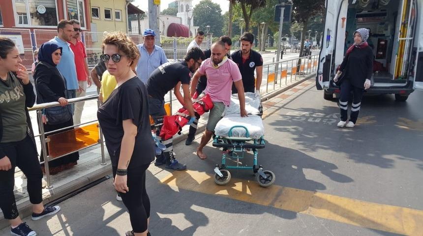 D&uuml;zce&rsquo;de otomobil ile motosiklet &ccedil;arpıştı: 1 yaralı