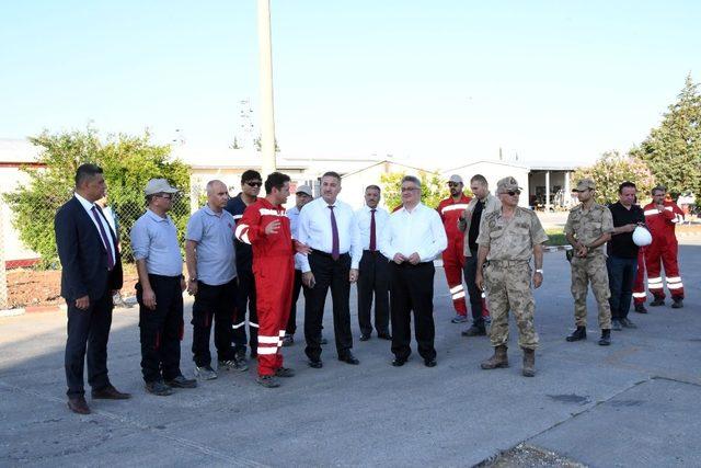 Vali Pekmez, TPAO’nun petrol arama sahalarını inceledi