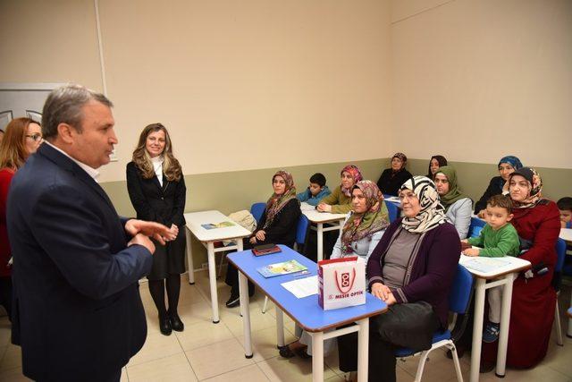 Yunusemre ile okuma yazma öğrendiler 2