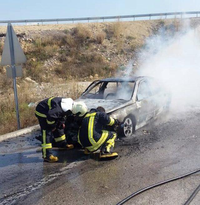 Seyir halindeki otomobil yandı