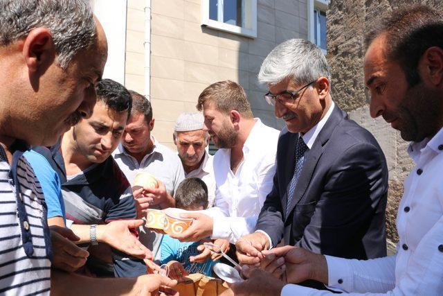 Bitlis Belediyesi'nden 2 bin kişiye aşure ikramı