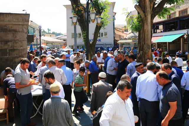 Bitlis Belediyesi'nden 2 bin kişiye aşure ikramı