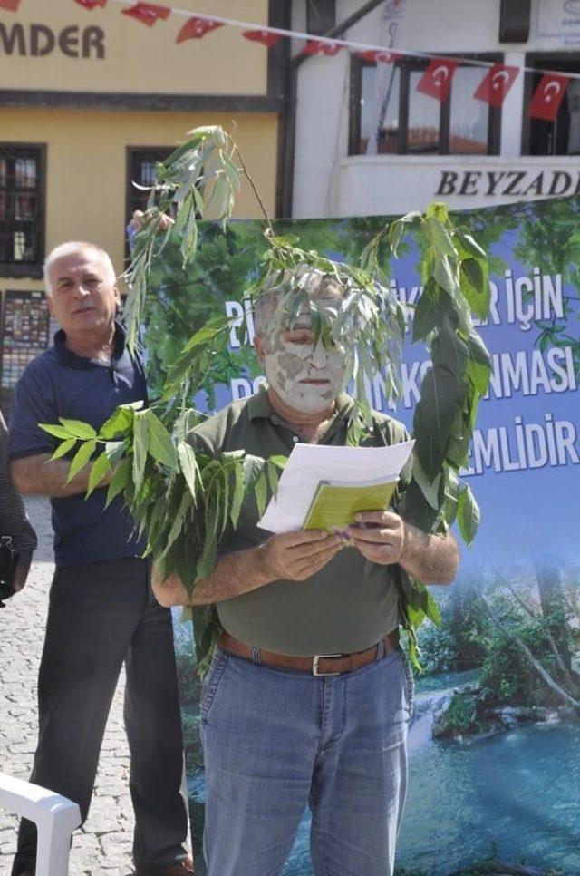 Gürleyik’deki kirliliğe ilginç protesto