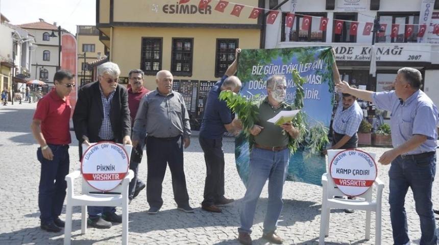 G&uuml;rleyik&rsquo;deki kirliliğe ilgin&ccedil; protesto