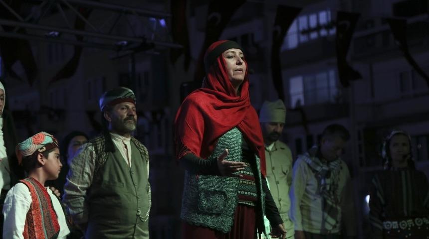 &lsquo;Anadolu Kadınları&rsquo; oyununa yoğun ilgi