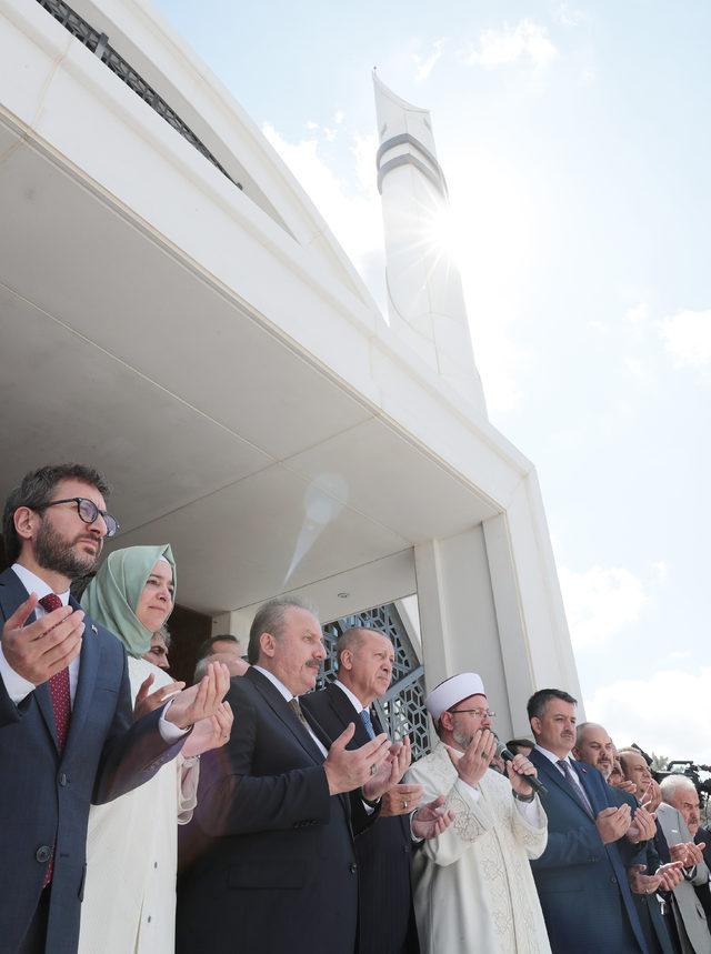 Erdoğan İT&Uuml; Abd&uuml;lhakim Sancak Camii nin a&ccedil;ılışına katıldı 3