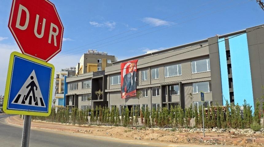 M&uuml;teahhitler okul yapımına y&ouml;neldi